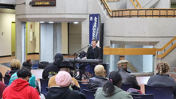 audience enjoying a pianist